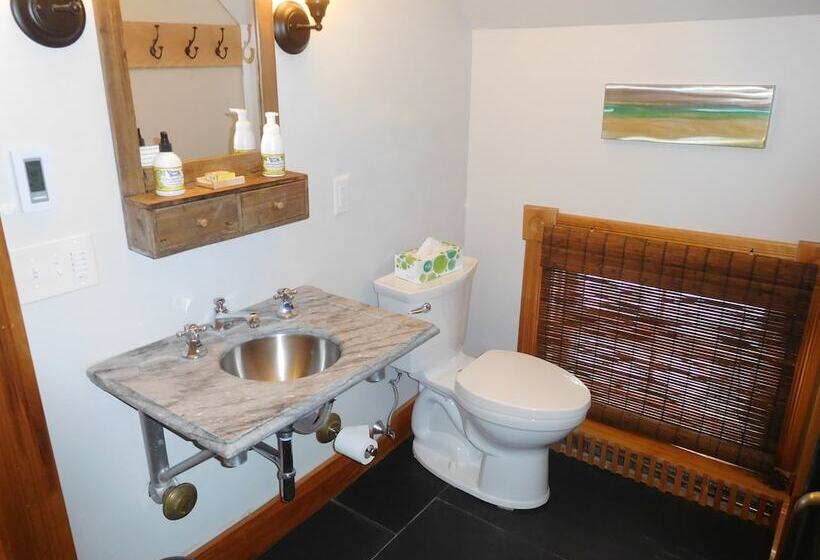 مبيت وإفطار Mt. Philo Inn