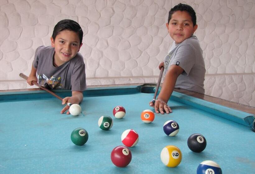 مسافرخانه Hosteria El Surillal