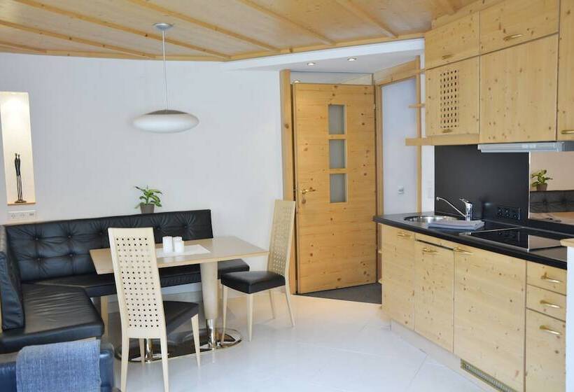 هتل Appartements Aurikel Corso