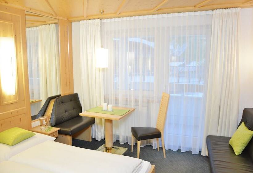 هتل Appartements Aurikel Corso