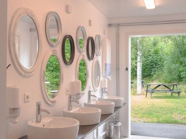 فندق Björkbackens Stugby   Campground