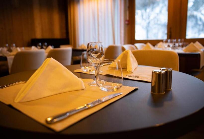 ホテル Hôtel Castillan