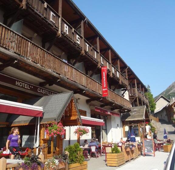 ホテル Hôtel Castillan