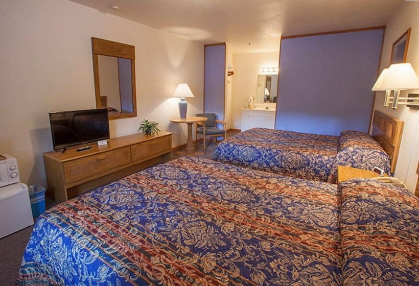 هتل Maggie Valley Creekside Lodge