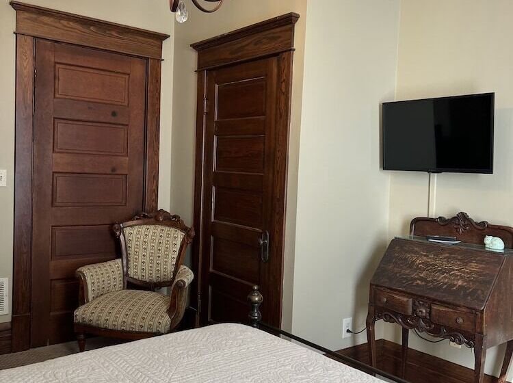 هتل The Buxton Inn