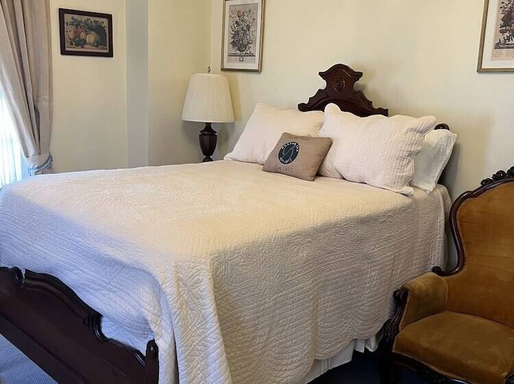 هتل The Buxton Inn