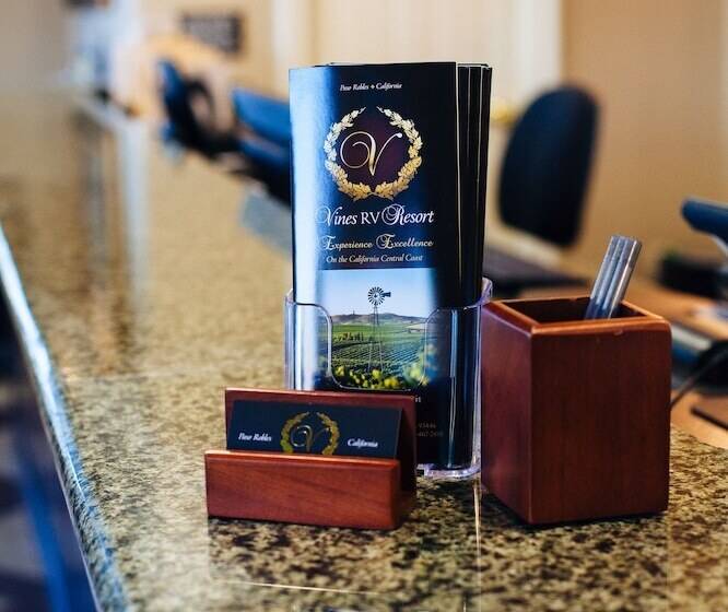 فندق Vines Rv Resort