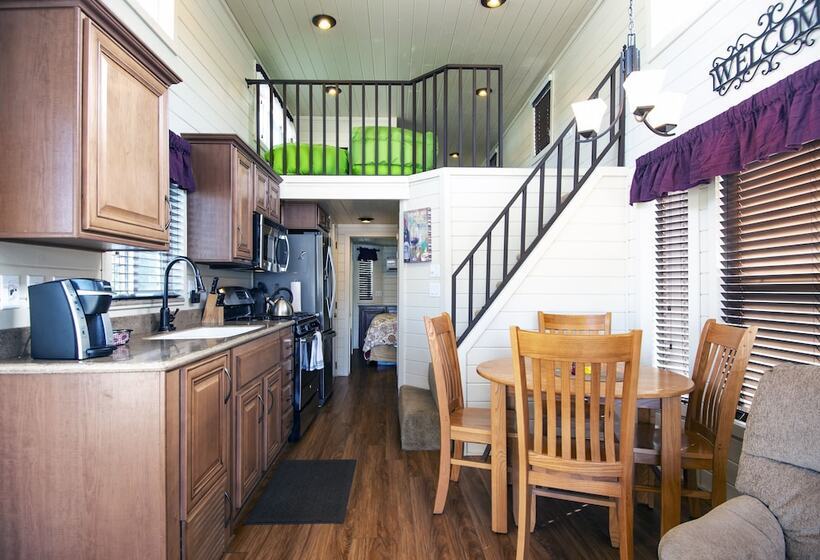酒店 Vines Rv Resort