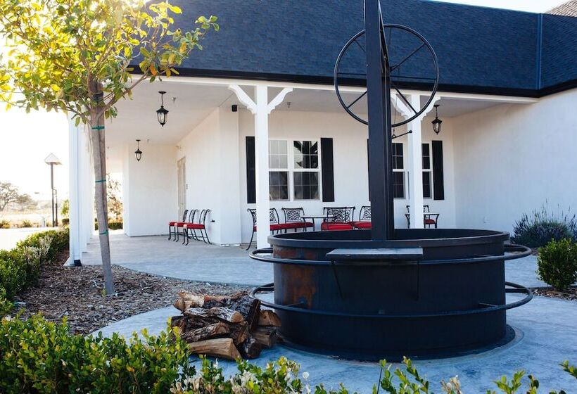 فندق Vines Rv Resort