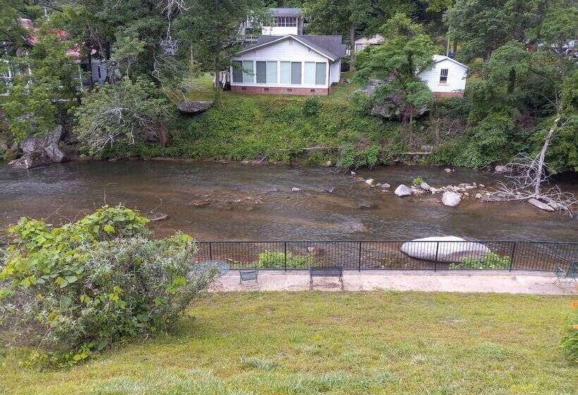 モーテル The Carter Lodge On The River