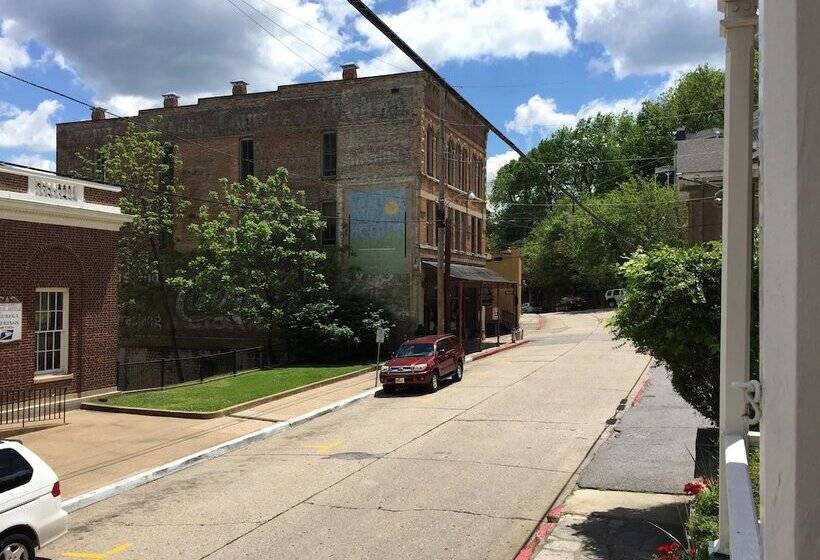 پانسیون Elmwood House