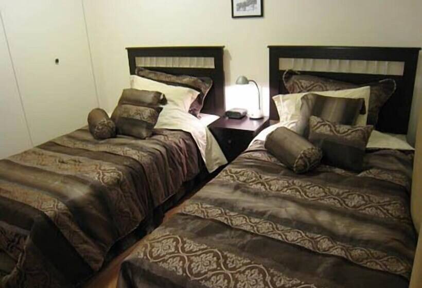 پانسیون Yellowknife Polar Suite