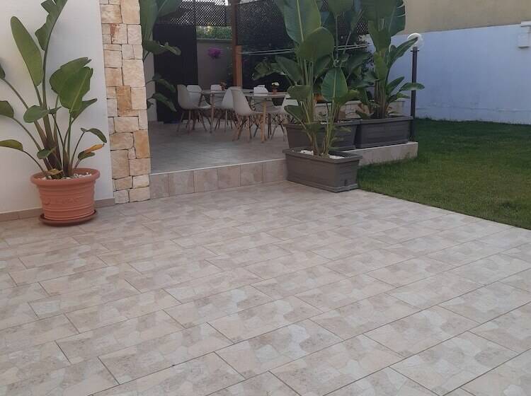 مسافرخانه B&b Sara