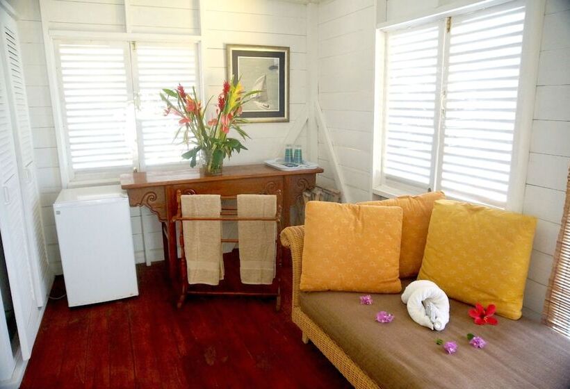 هتل Barefoot Suites