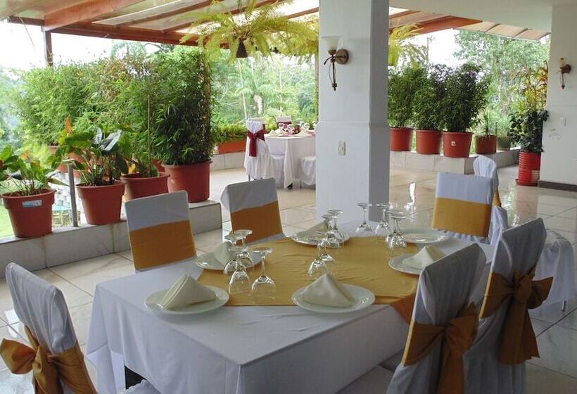 هتل Christian Resort