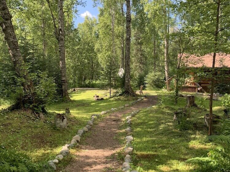 بنسيون Meandering Moose Lodging