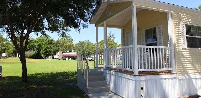 Road Runner Travel Resort Caravan Park