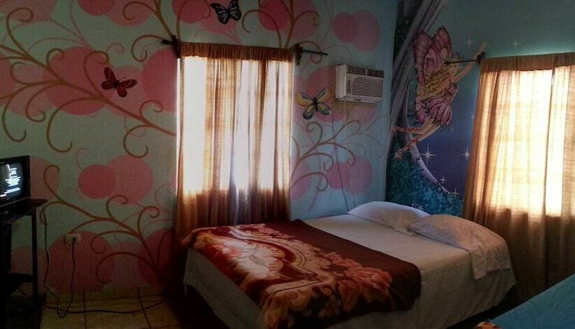 The Guaras Hostal   Hostel