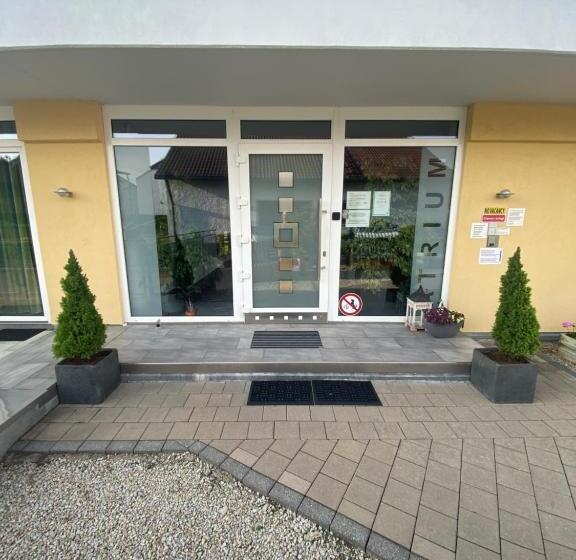 בית מלון כפרי Atrium Garni