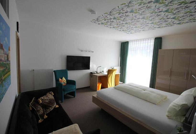 בית מלון כפרי Atrium Garni