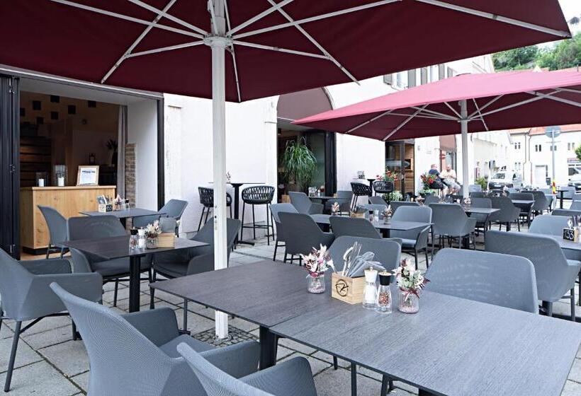 בית מלון כפרי Goldener Hirsch