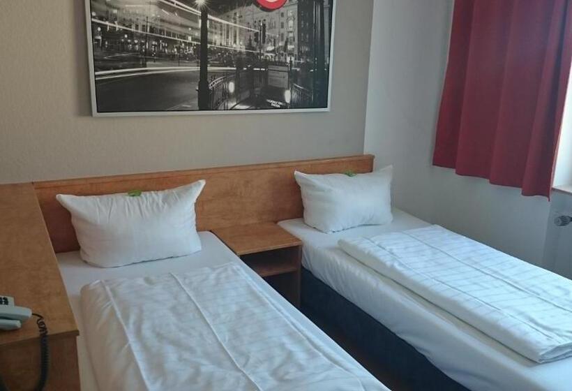 Отель Novostar
