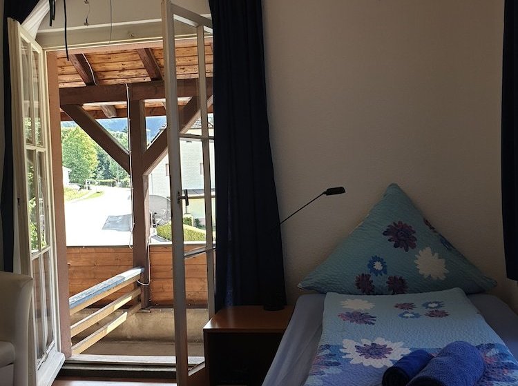 Пансион Luchs Hostel Im Hirschen