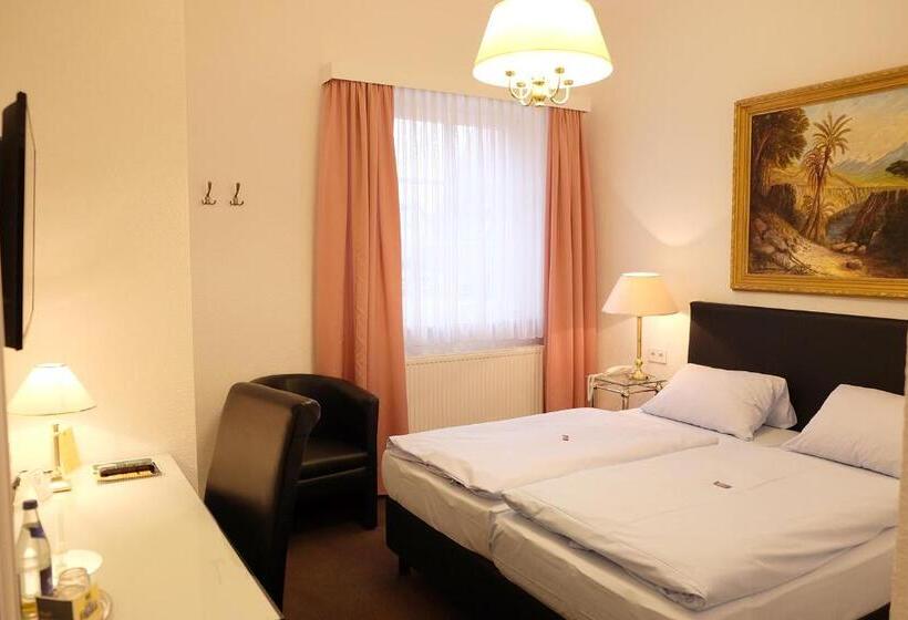 בית מלון כפרי Adler