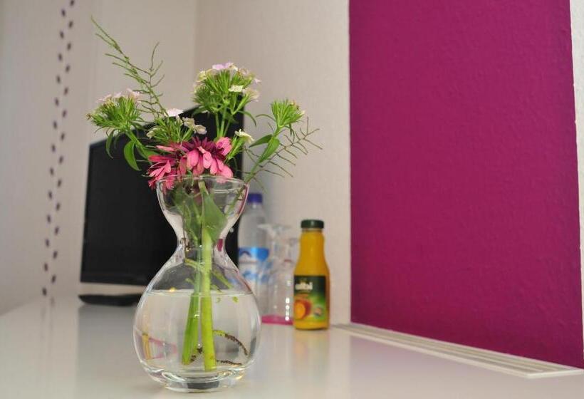 בית מלון כפרי Zum Brunnen