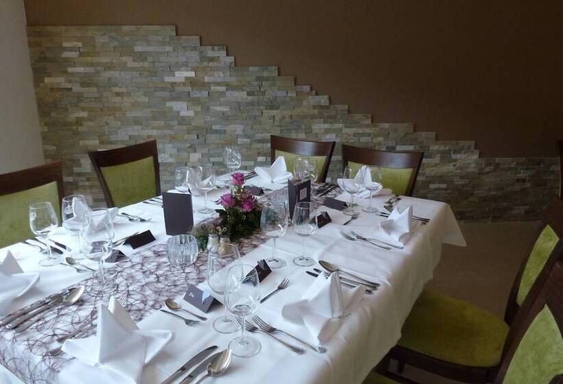 Пансион Die Krone Am Fluss   Landhotel Sindringen