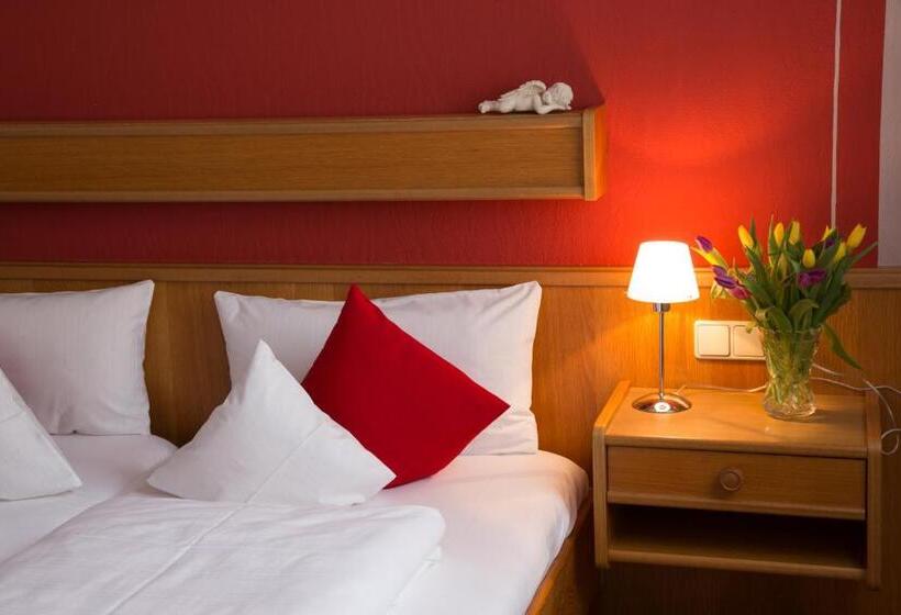 Пансион Garni Zum Hirschen