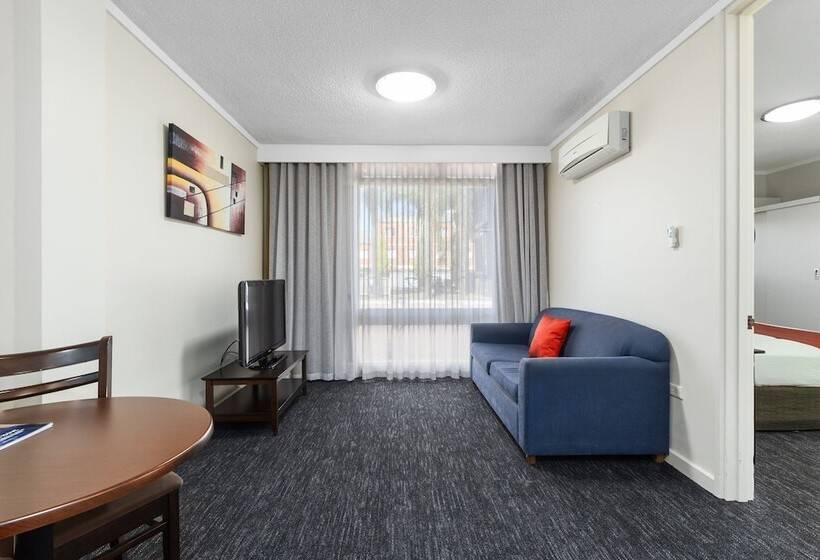 هتل Econo Lodge North Adelaide