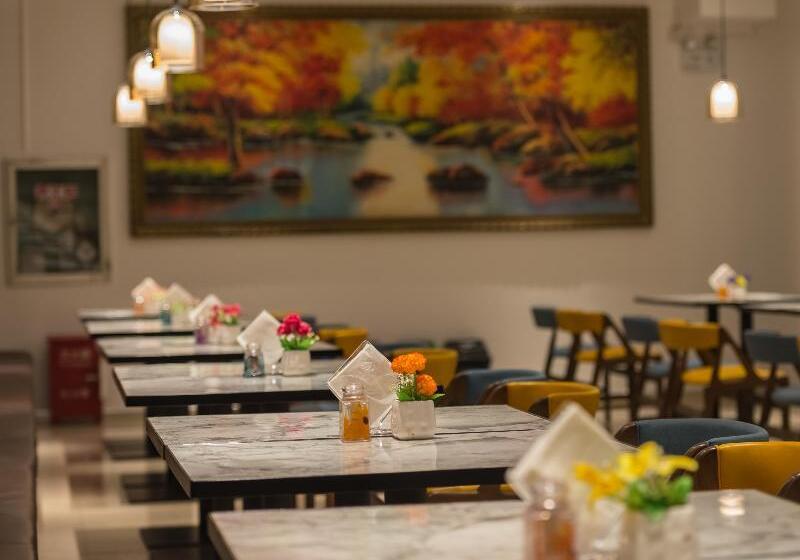 호텔 Hanting Haining Haichang Road Railway Station