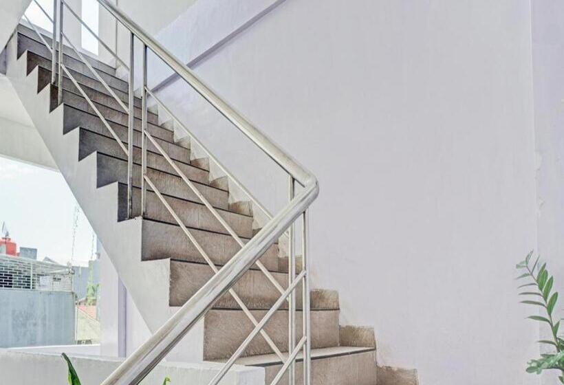 هتل Oyo 90260 Bumi Merpati Residence