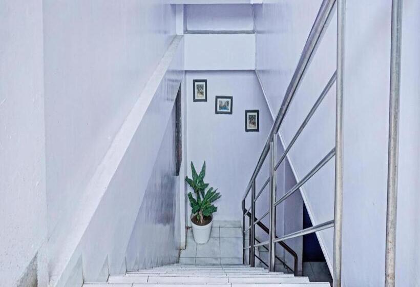 هتل Oyo 90260 Bumi Merpati Residence