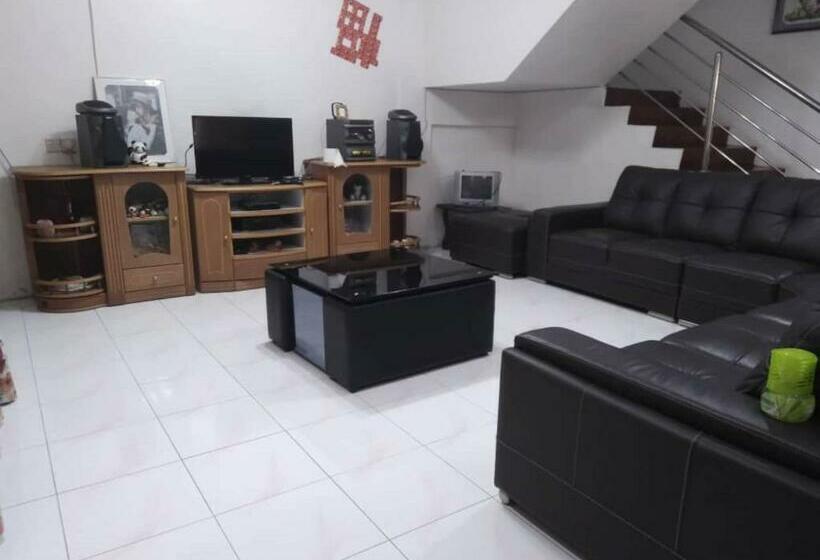 فندق Oyo 90310 E Homestay Permai Timur