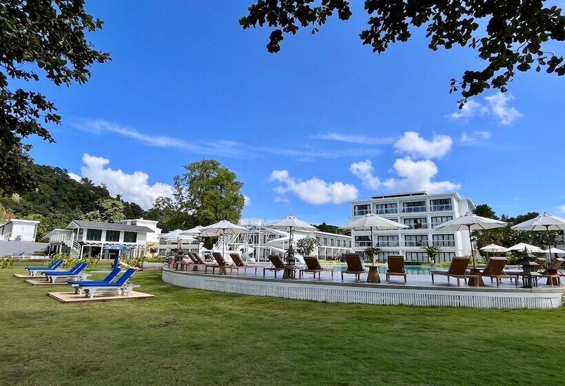 هتل Royal Yao Yai Island Beach Resort