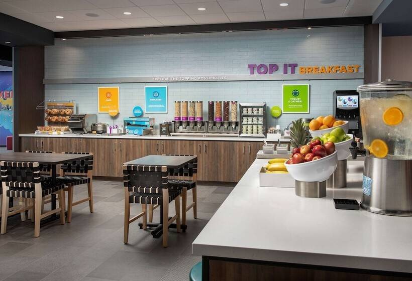 هتل Tru By Hilton Miami West Brickell
