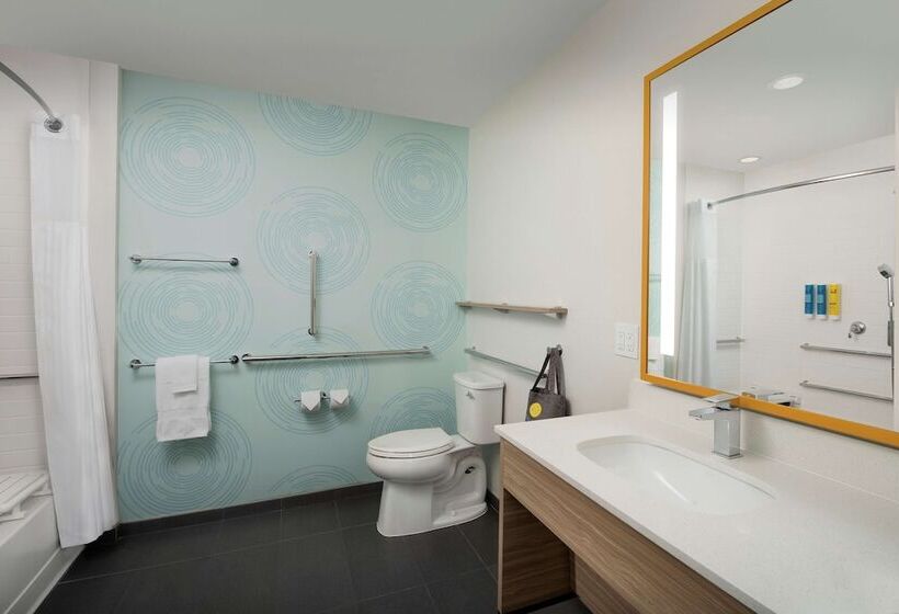 هتل Tru By Hilton Miami West Brickell