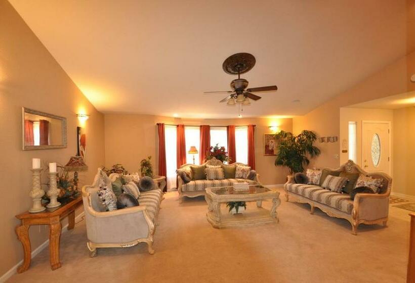 Yosemite Villa Only 0,3 Miles From Lake Lodge Beach And Playground