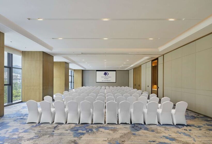 Отель Doubletree By Hilton Ya'an