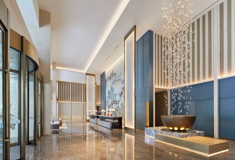 Отель Doubletree By Hilton Ya'an