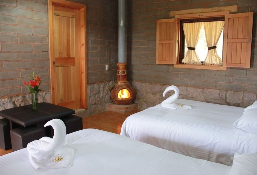 هتل Y Cabañas Mountain Lodge