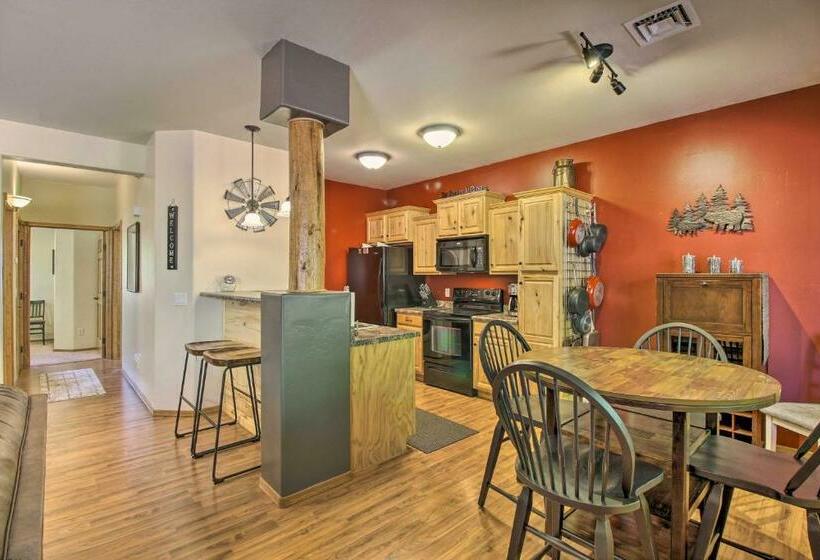 Show Low Condo Less Than 3 Mi To Fool Hollow Lake!