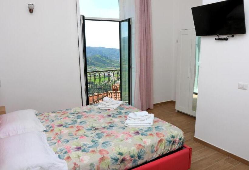تختخواب و صبحانه Antares Rooms