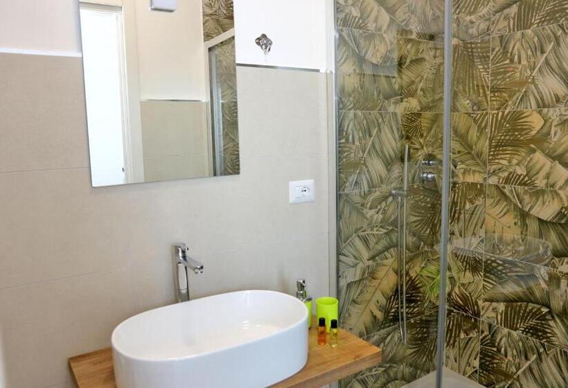 تختخواب و صبحانه Antares Rooms