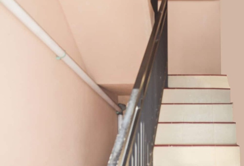 هتل Oyo 91491 Zalfa Guest House Syariah