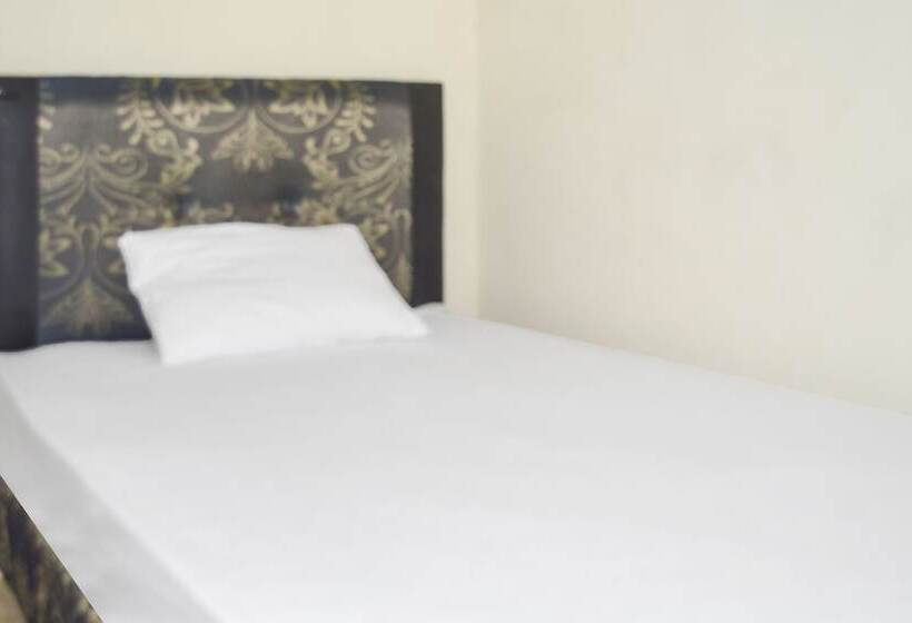 هتل Oyo 91491 Zalfa Guest House Syariah