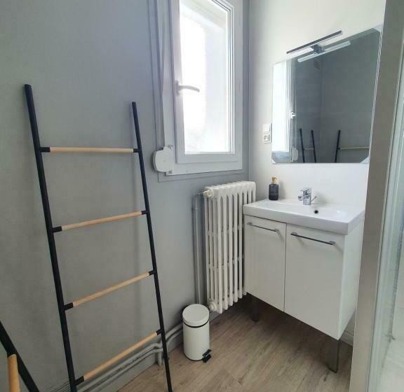 Appartement Spacieux Avec Belle Vue En Haute Ville