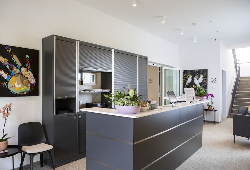 B Home Apart Hotel By Alpha
